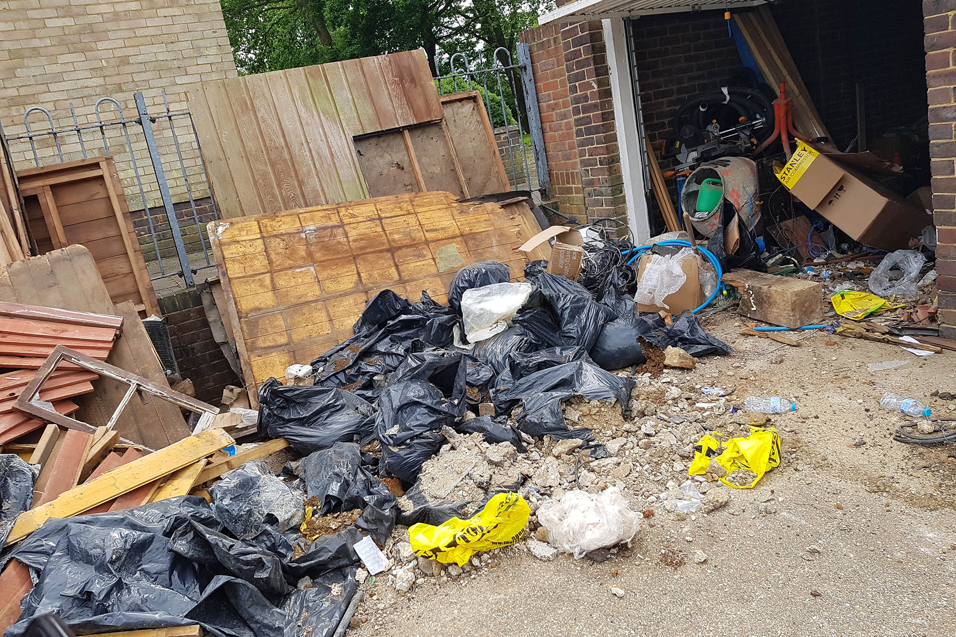 FLY TIPPING HORROR – CRAIGAVON ROAD