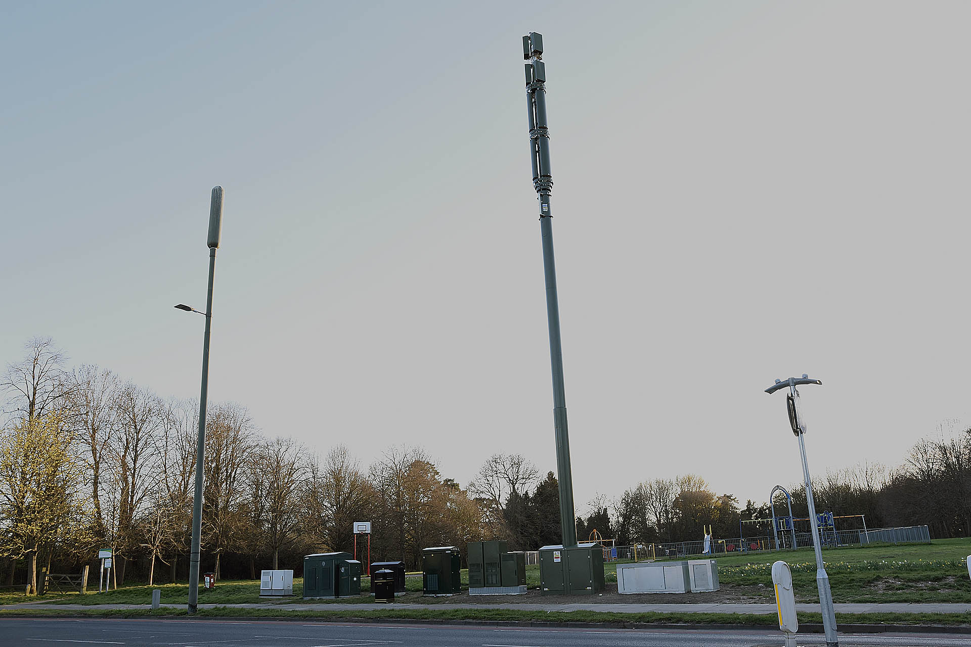 5G MASTS SUDDENLY APPEAR IN GROVEHILL